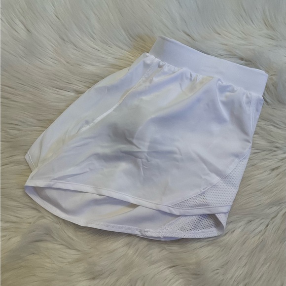 Under Armour UA Fly-By 2.0 Shorts - NWT - Medium - White / Reflective - Picture 2 of 12